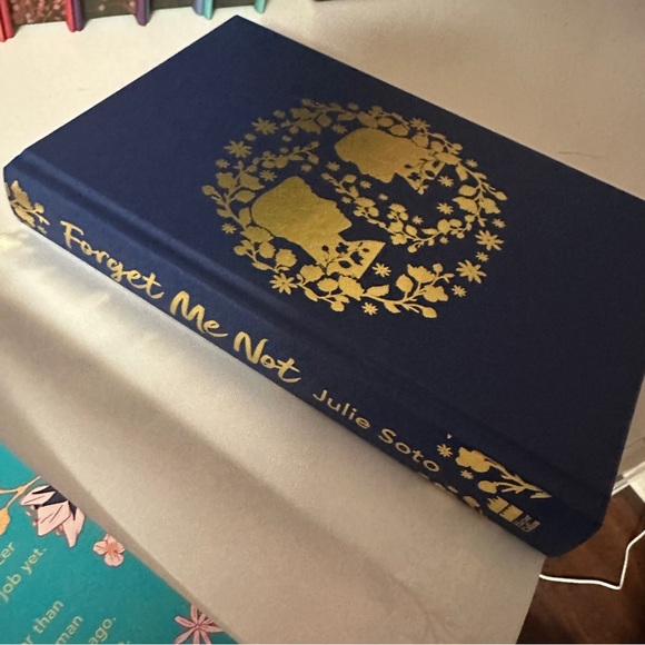 SIGNED Forget Me Not by Julie Soto ILLUMICRATE AFTERLIGHT EXCLUSIVE Hardback - Picture 6 of 7